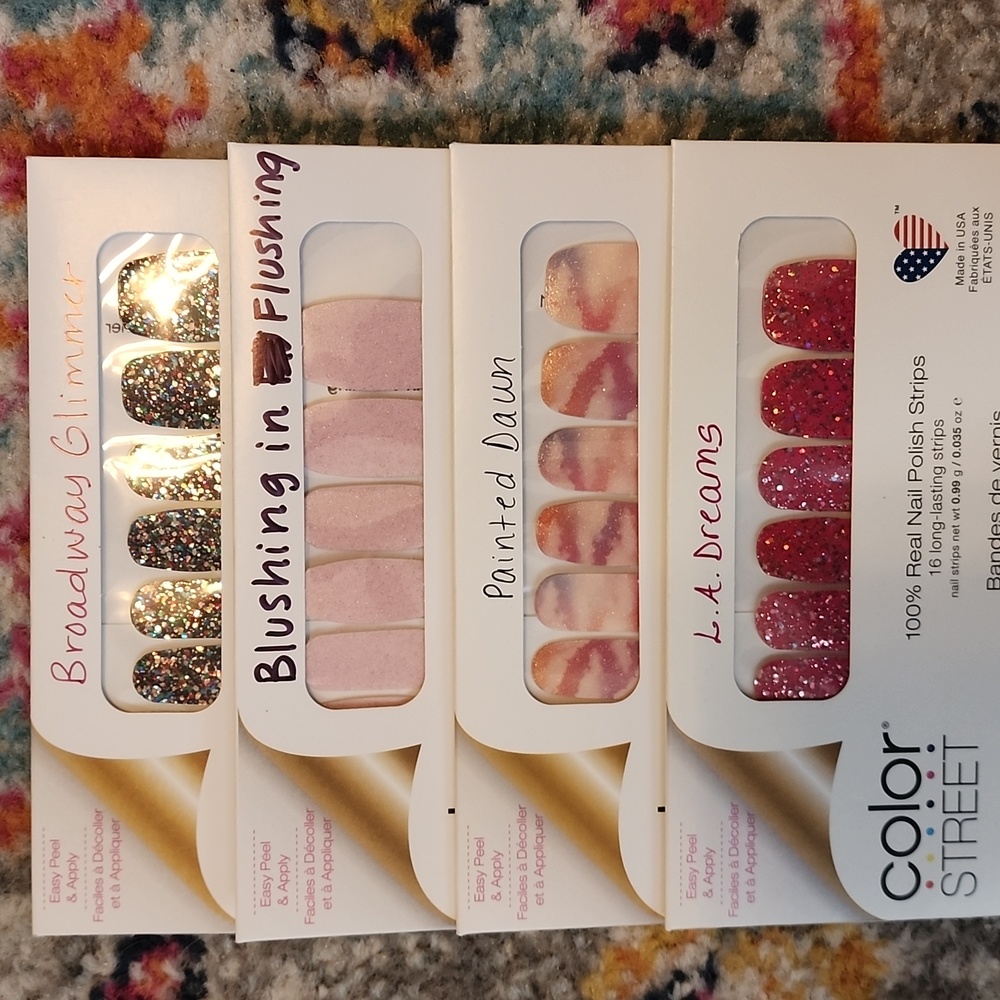 Colorstreet set of 4 nails
